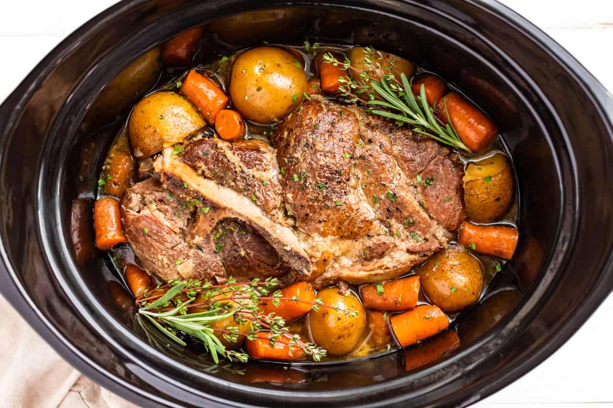 Cooking meat in a slow cooker on the low setting produces lower amounts of AGEs. Cooking meat in a slow cooker on the low setting produces lower amounts of AGEs.