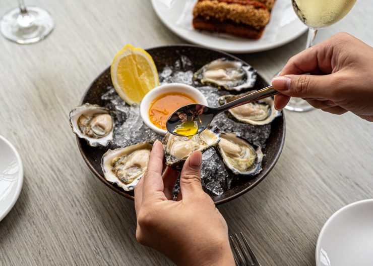Eating raw oysters can be part of a low AGEs diet. Eating raw oysters can be part of a low AGEs diet.