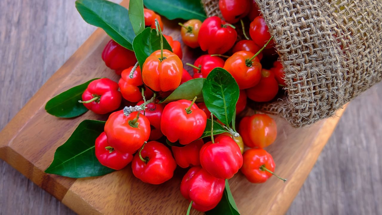 Acerola cherries