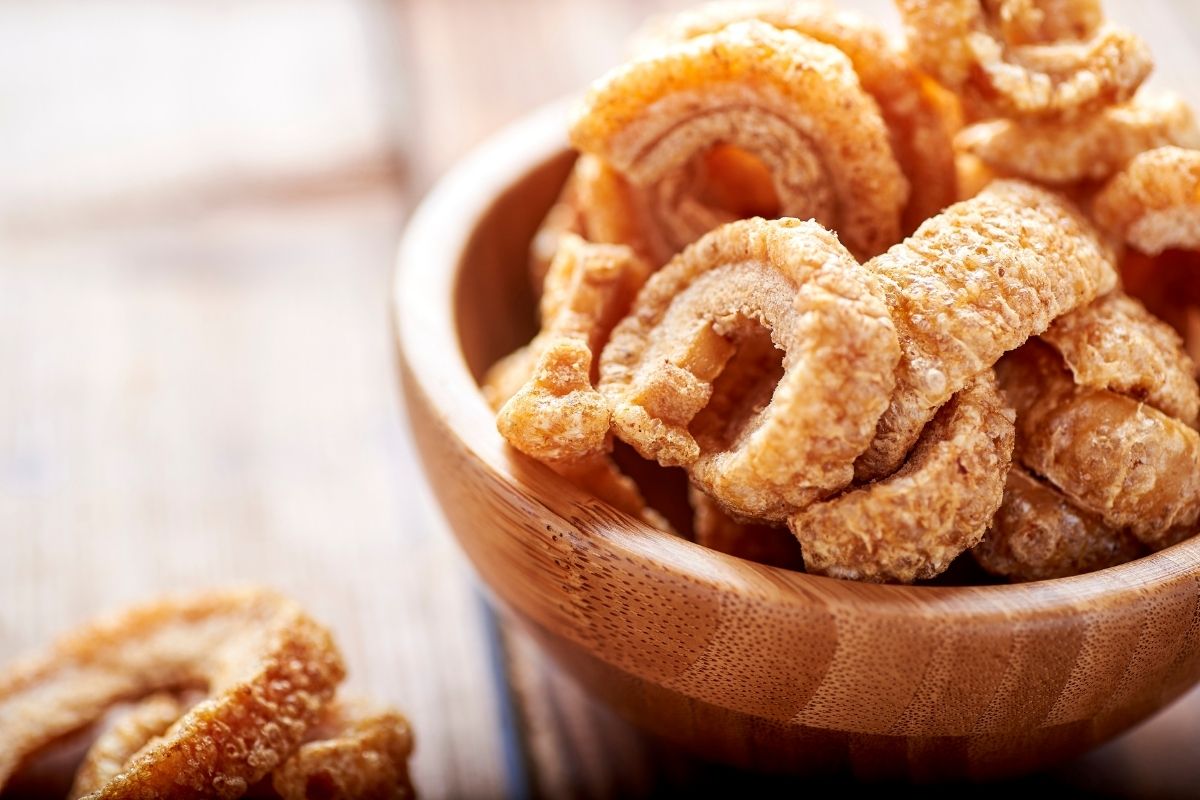 Fried pork rinds contain AGEs.