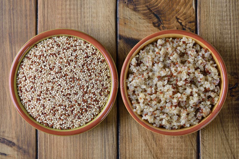 Raw and cooked quinoa.